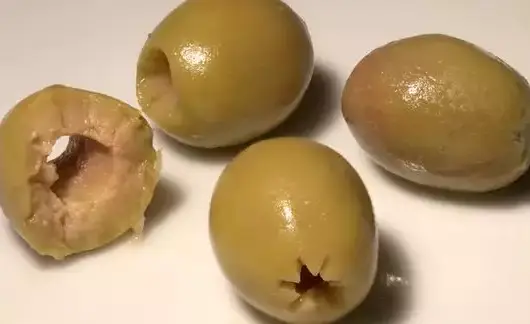 Olive denocciolate verdi (8,00 euro al chilo)