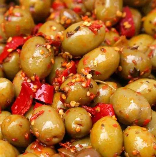 Olive schiacciate dolci sicilia condite (6,00 euro al chilo)