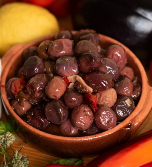 "ESCLUSIVA" Olive di gaeta condite alla NAPOLETANA (8,00 euro al chilo)